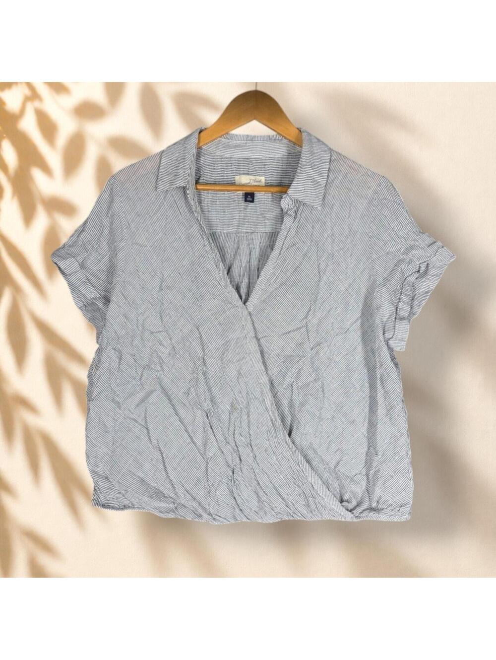 Universal Thread Blouse Women XL Gray Striped Collared Short Sleeve Cotton
